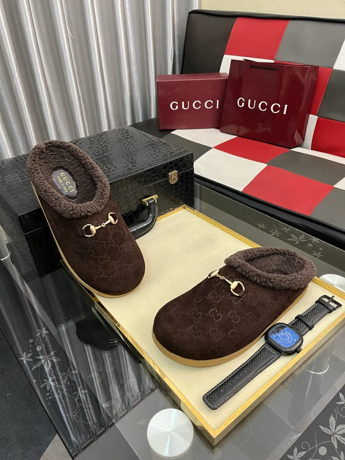 Men's shoes 💰400⌚️⌚️Gucci plush slippers GUCCI. Gucci women's real hair half-slippers Italian top cowhide Imported top quality leather water-dyed cowhide lining Original bronze gold horsebit Italian cowhide outsole Size: 35−442️⃣Colors available